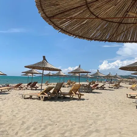 Gjiri I Lalezit, Saliu Appartamento *