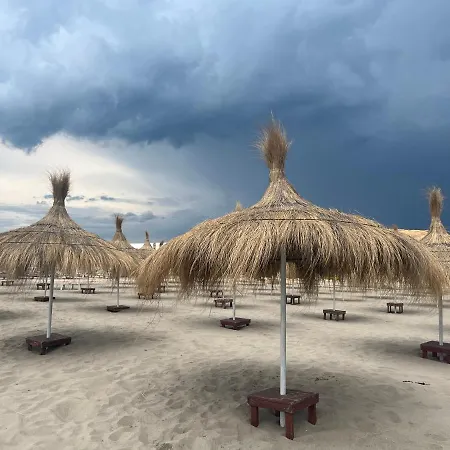 Gjiri I Lalezit, Saliu Appartamento