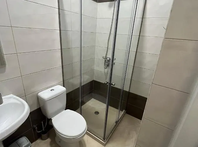 Gjiri I Lalezit, Saliu Apartamento