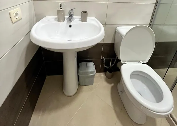 Gjiri I Lalezit, Saliu Apartamento Fushe-Drac