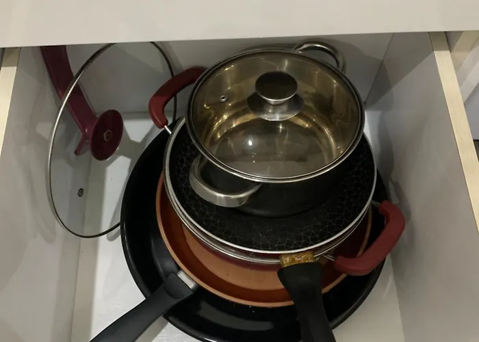 Gjiri I Lalezit, Saliu Apartamento