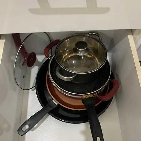 Gjiri I Lalezit, Saliu Appartement